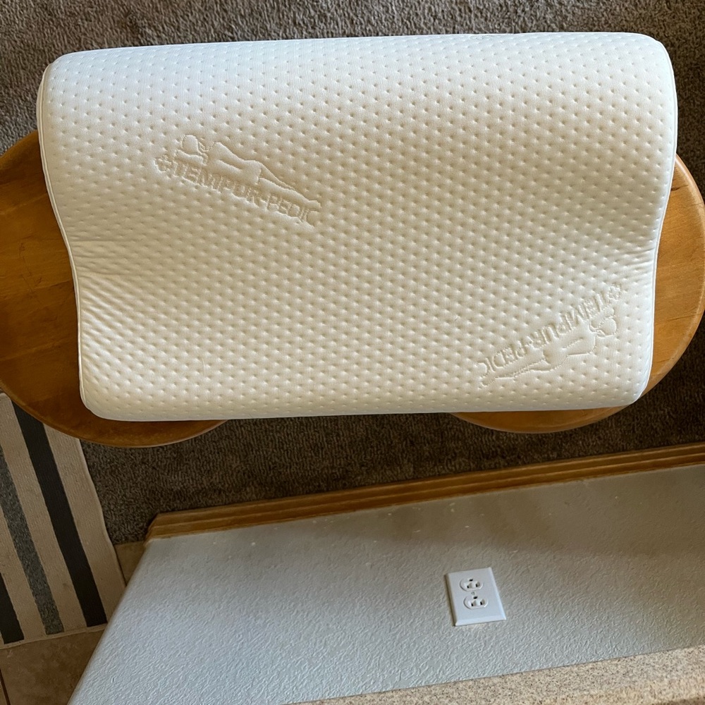 TEMPUR-Neck™ Pillow